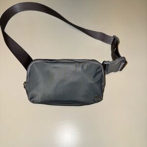 Lululemon Athletica Everywhere bag.  One Size/Unisex bag.  Asphalt Grey.